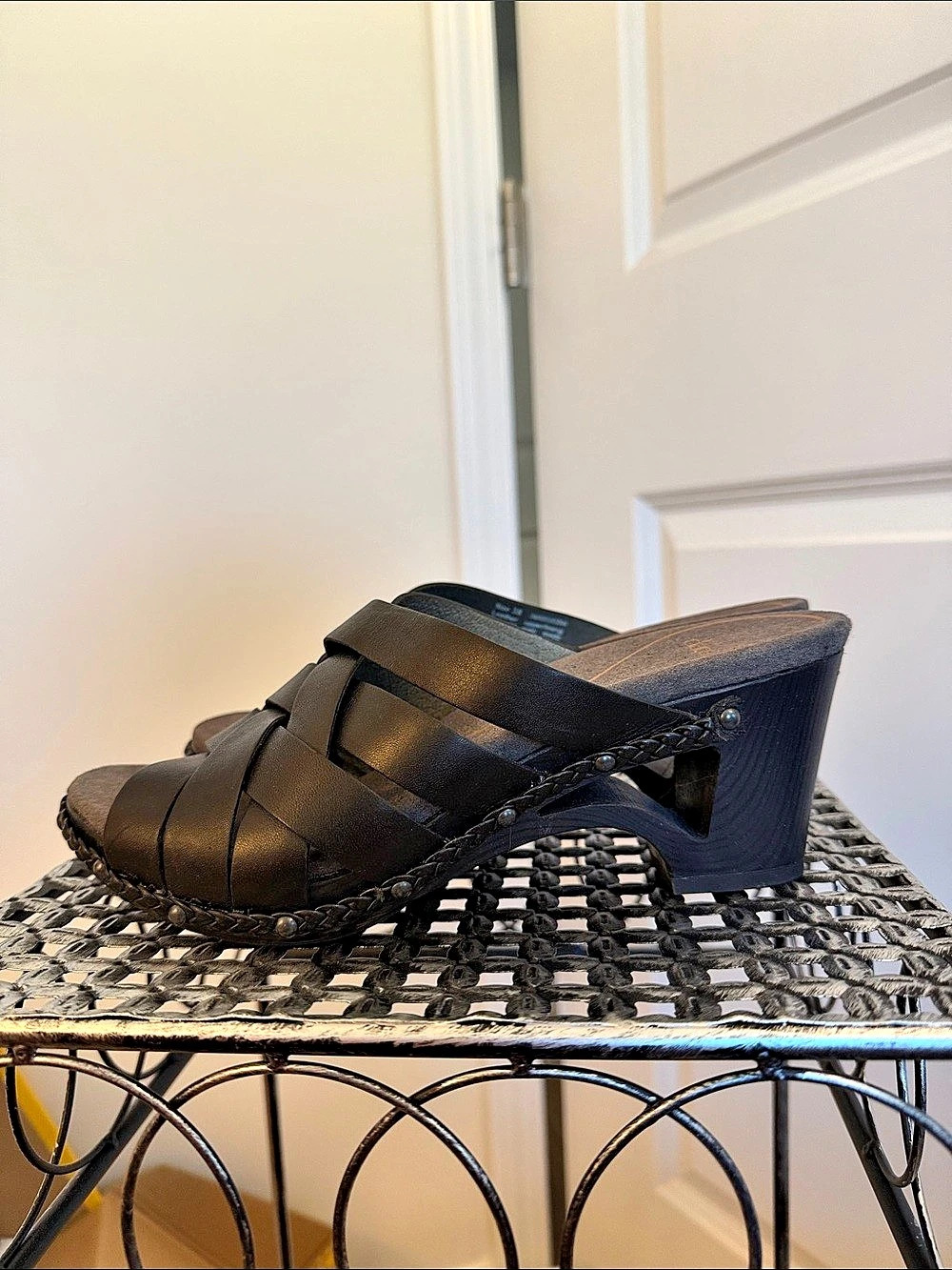 Dansko cris Cross Wedge Sandal Black 38